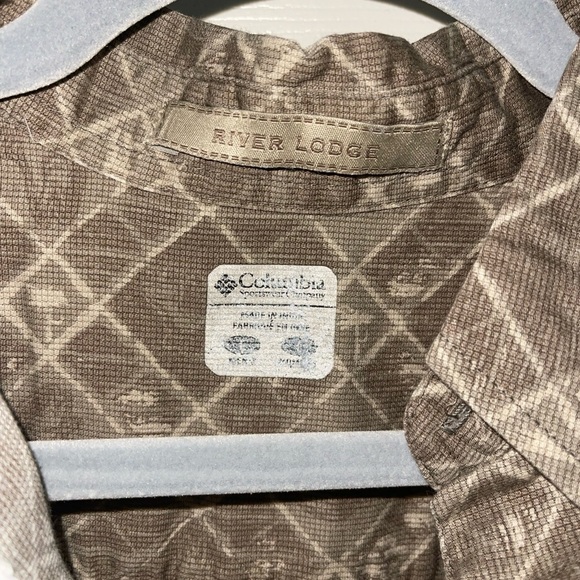 Columbia Button Down, River Lodge Collection - Mens size L - - Picture 3 of 5